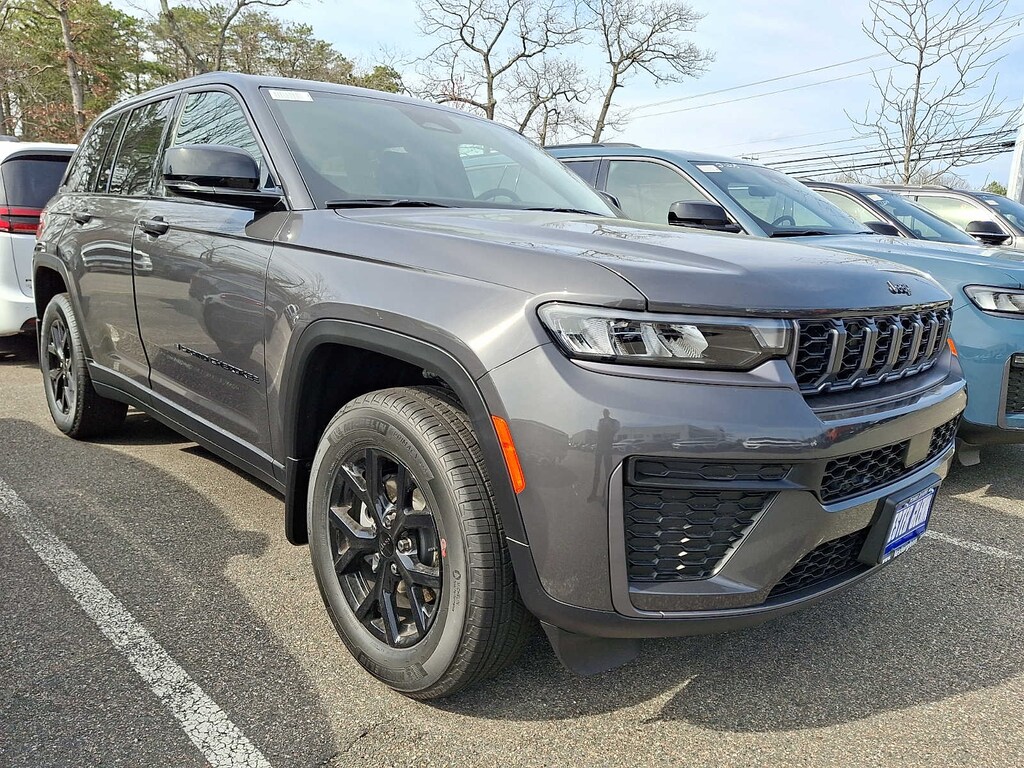 New 2026 Jeep Grand Cherokee Laredo Altitude Sport Utility