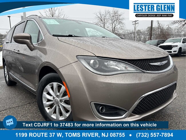 2017 Chrysler Pacifica Touring-L Van