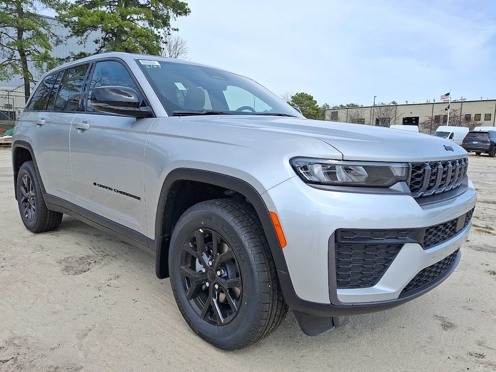 New 2026 Jeep Grand Cherokee Laredo Altitude Sport Utility
