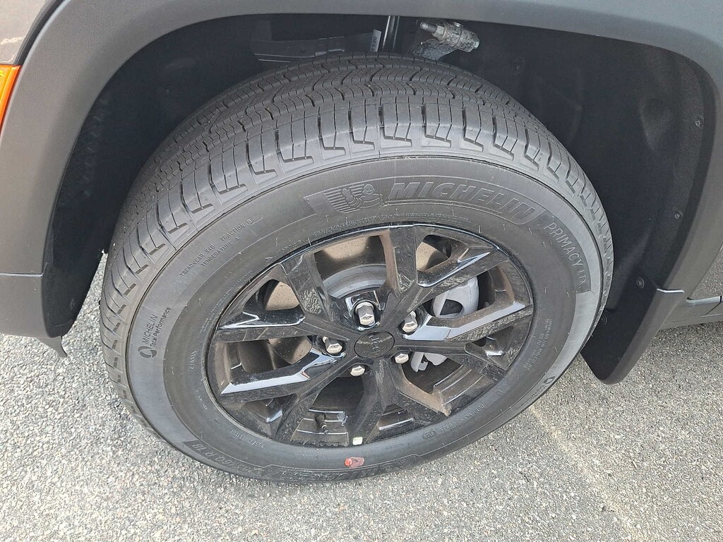 New 2026 Jeep Grand Cherokee Laredo Altitude Sport Utility