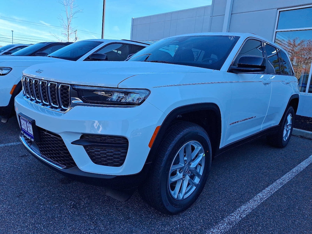 New 2025 Jeep Grand Cherokee LAREDO X 4X4 Sport Utility