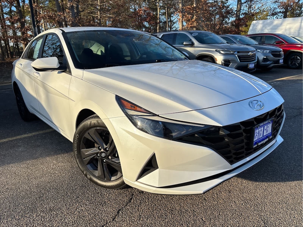 Used 2022 Hyundai Elantra SEL Sedan
