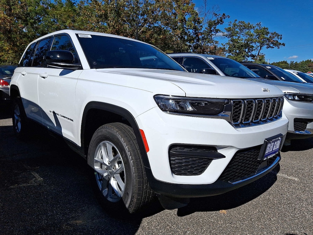 New 2025 Jeep Grand Cherokee Laredo X Sport Utility