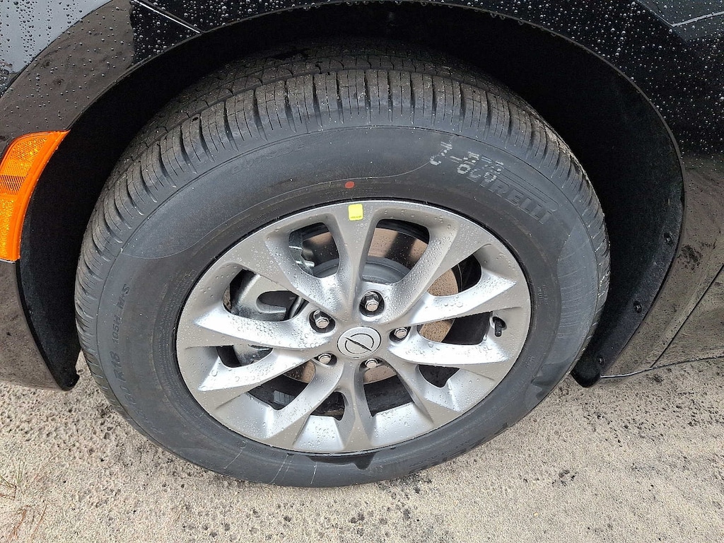 New 2026 Chrysler Pacifica Limited Passenger Van