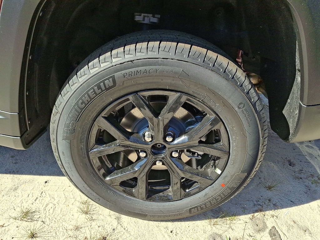 New 2026 Jeep Grand Cherokee Laredo Altitude Sport Utility