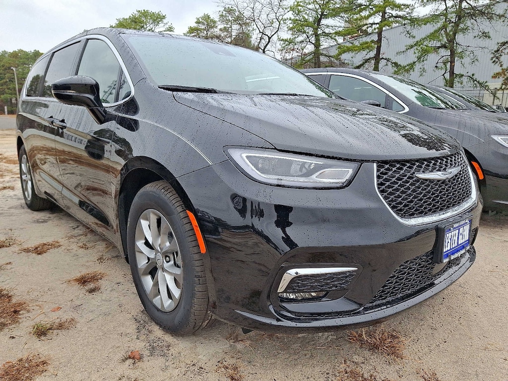 New 2026 Chrysler Pacifica Limited Passenger Van