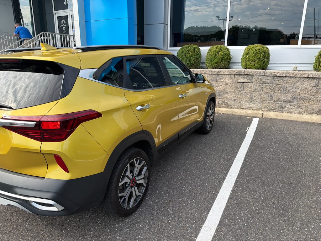 Used 2023 Kia Seltos SX SUV
