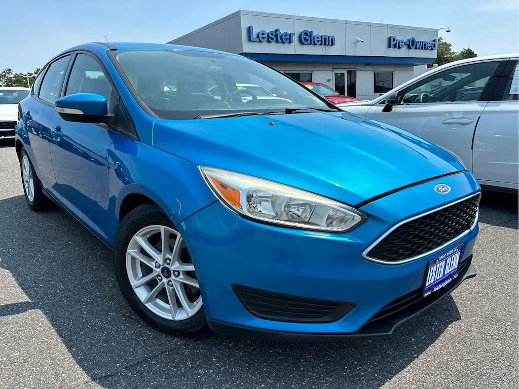 Used 2017 Ford Focus SE Hatchback