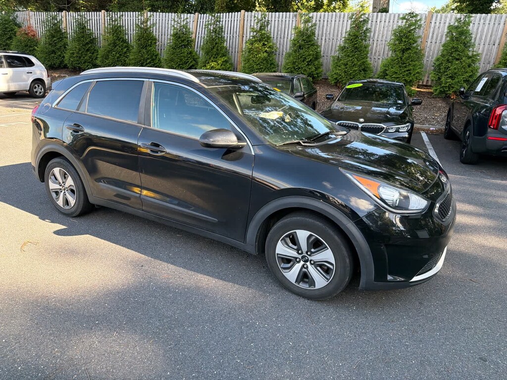Used 2018 Kia Niro LX SUV