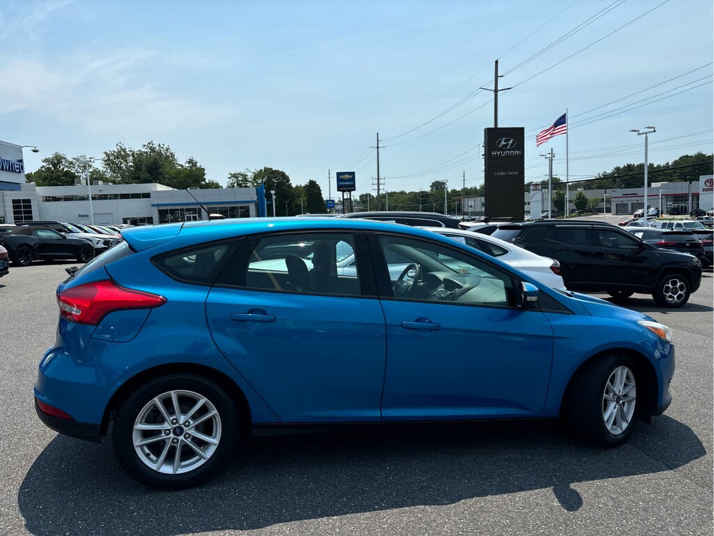 Used 2017 Ford Focus SE Hatchback