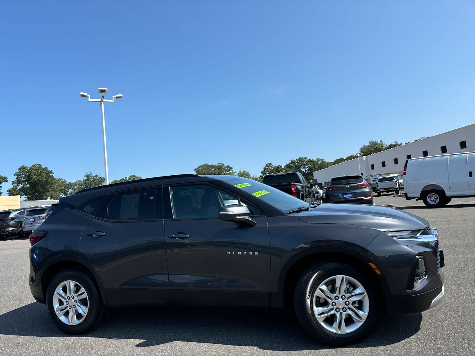 2022 Chevrolet Blazer 2LT photo 2