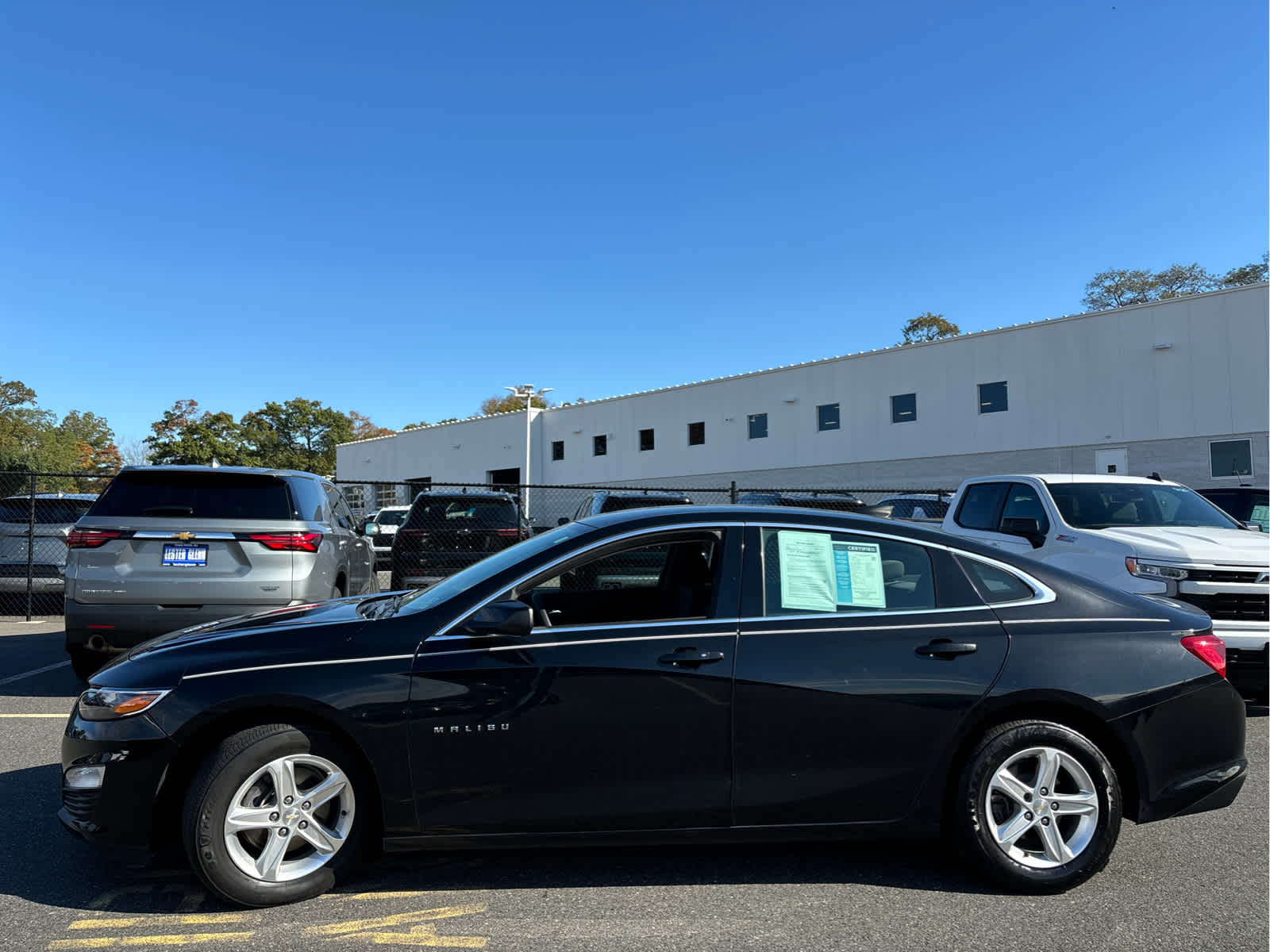 2022 Chevrolet Malibu LS photo 2