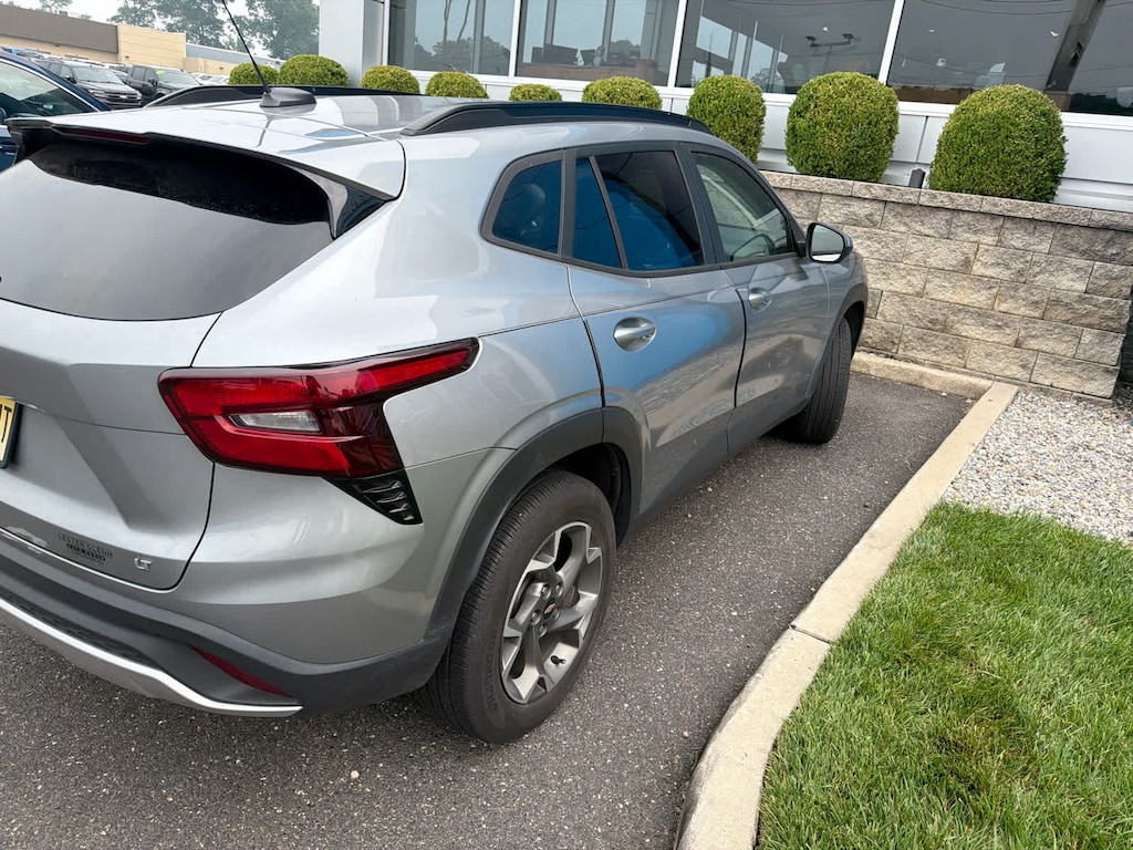Certified 2025 Chevrolet Trax LT SUV