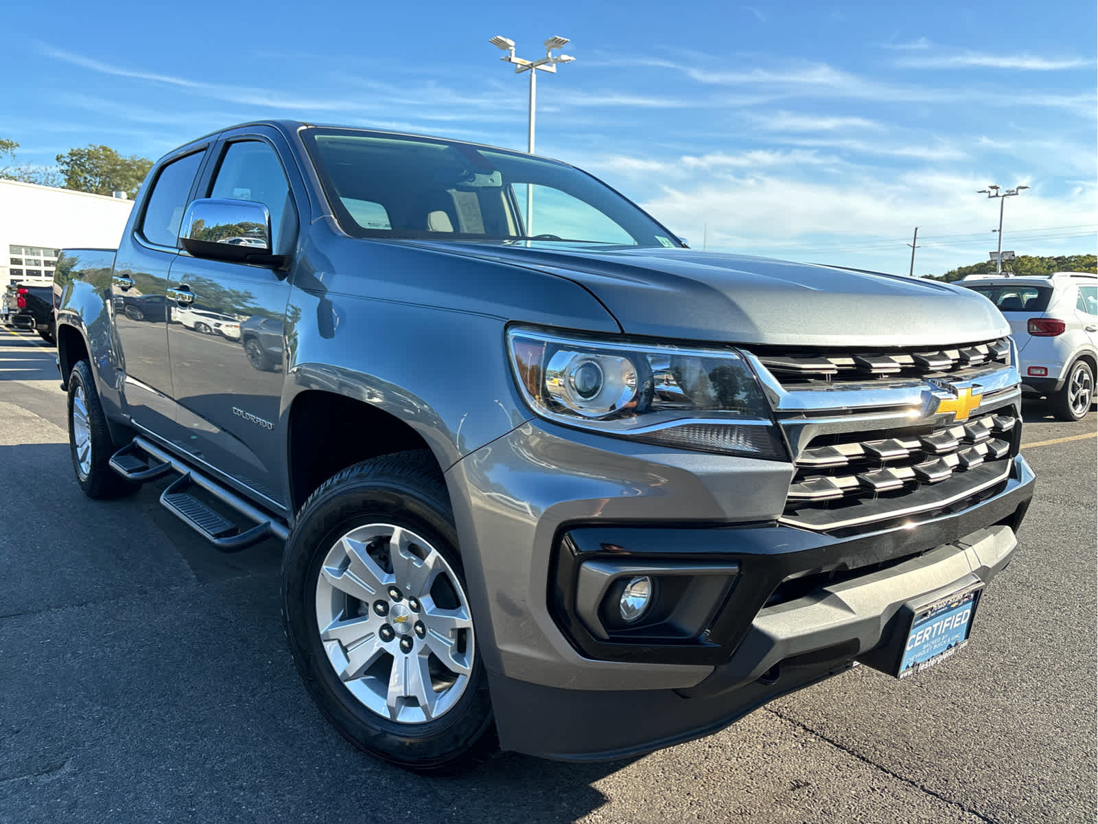 2022 Chevrolet Colorado LT photo 2