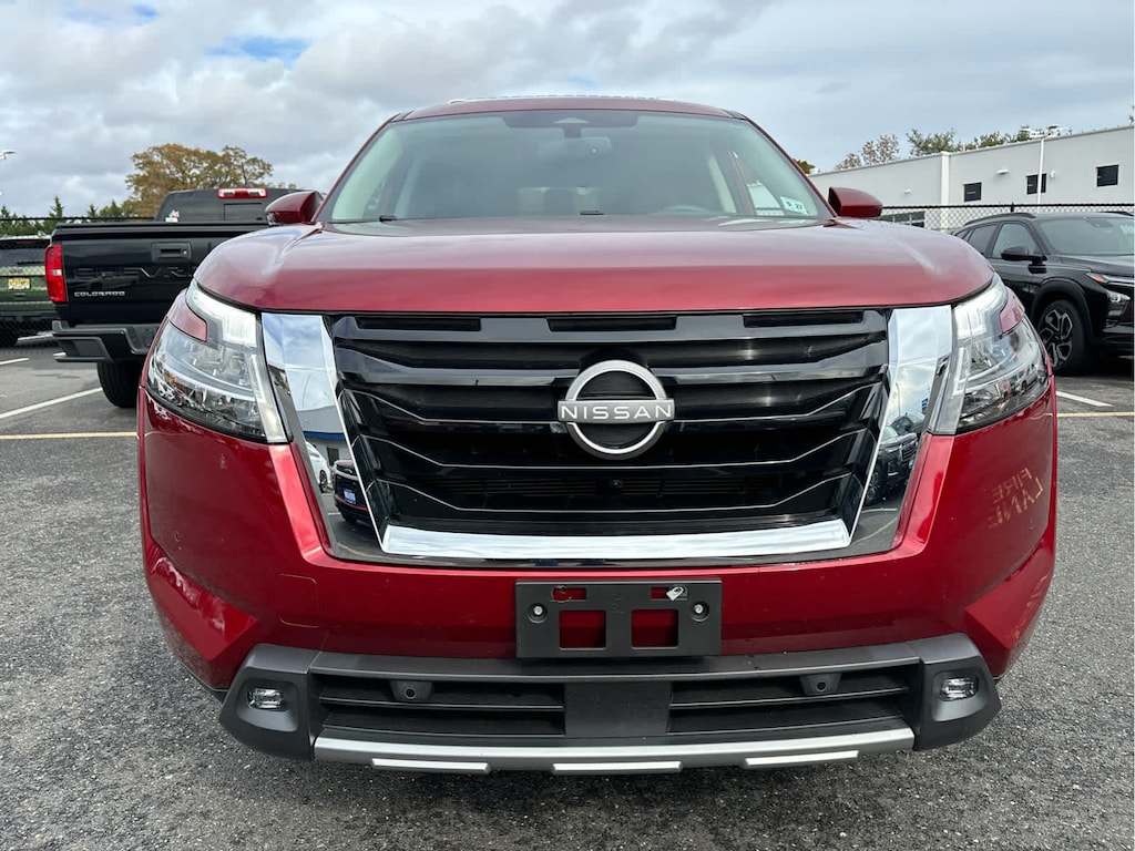 Used 2022 Nissan Pathfinder SL SUV