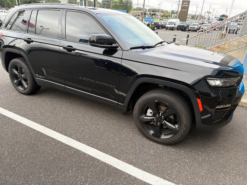 Used 2023 Jeep Grand Cherokee Limited SUV