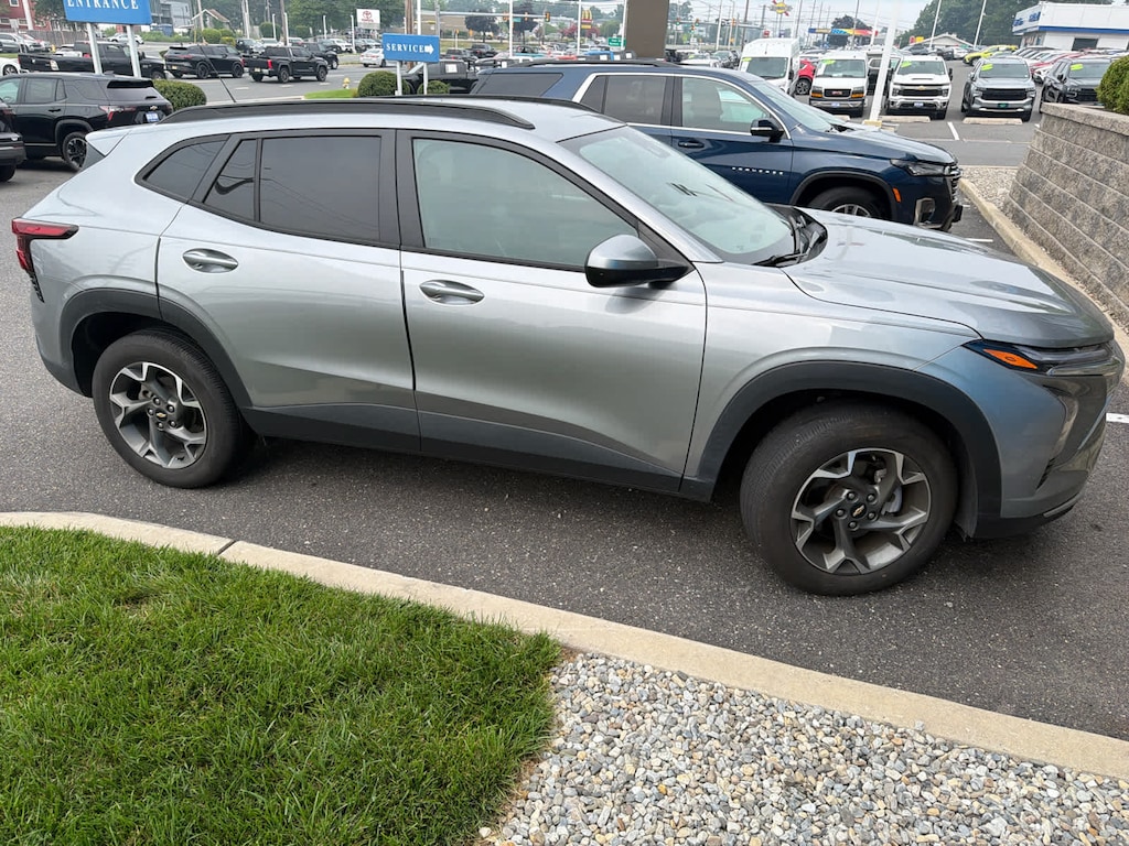 Certified 2025 Chevrolet Trax LT SUV
