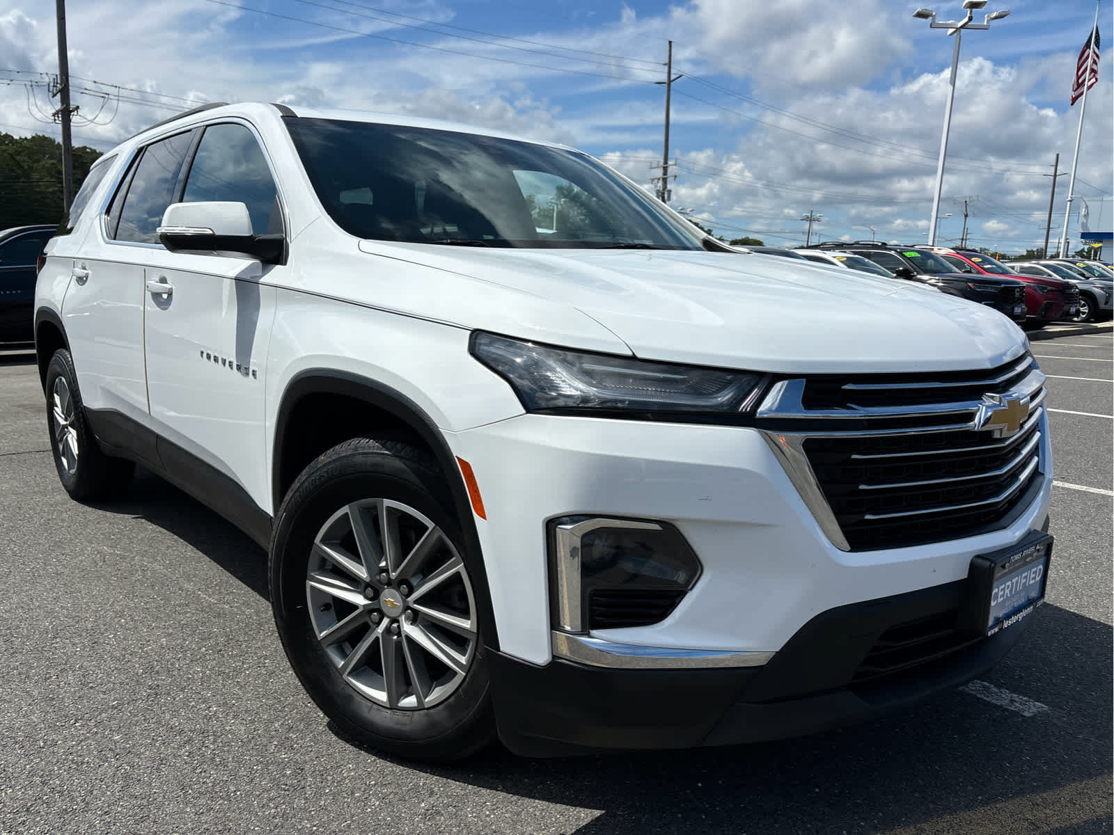 2023 Chevrolet Traverse Cloth 1LT photo 2