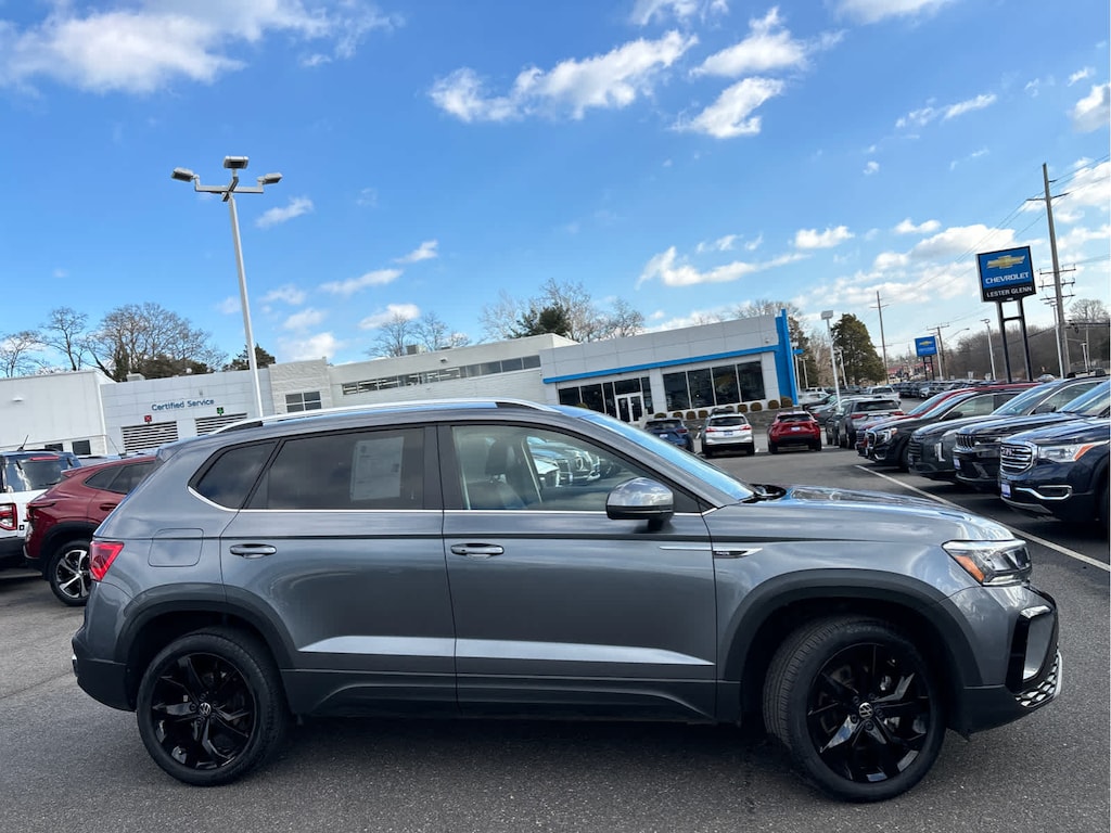 Used 2022 Volkswagen Taos 1.5T SE SUV