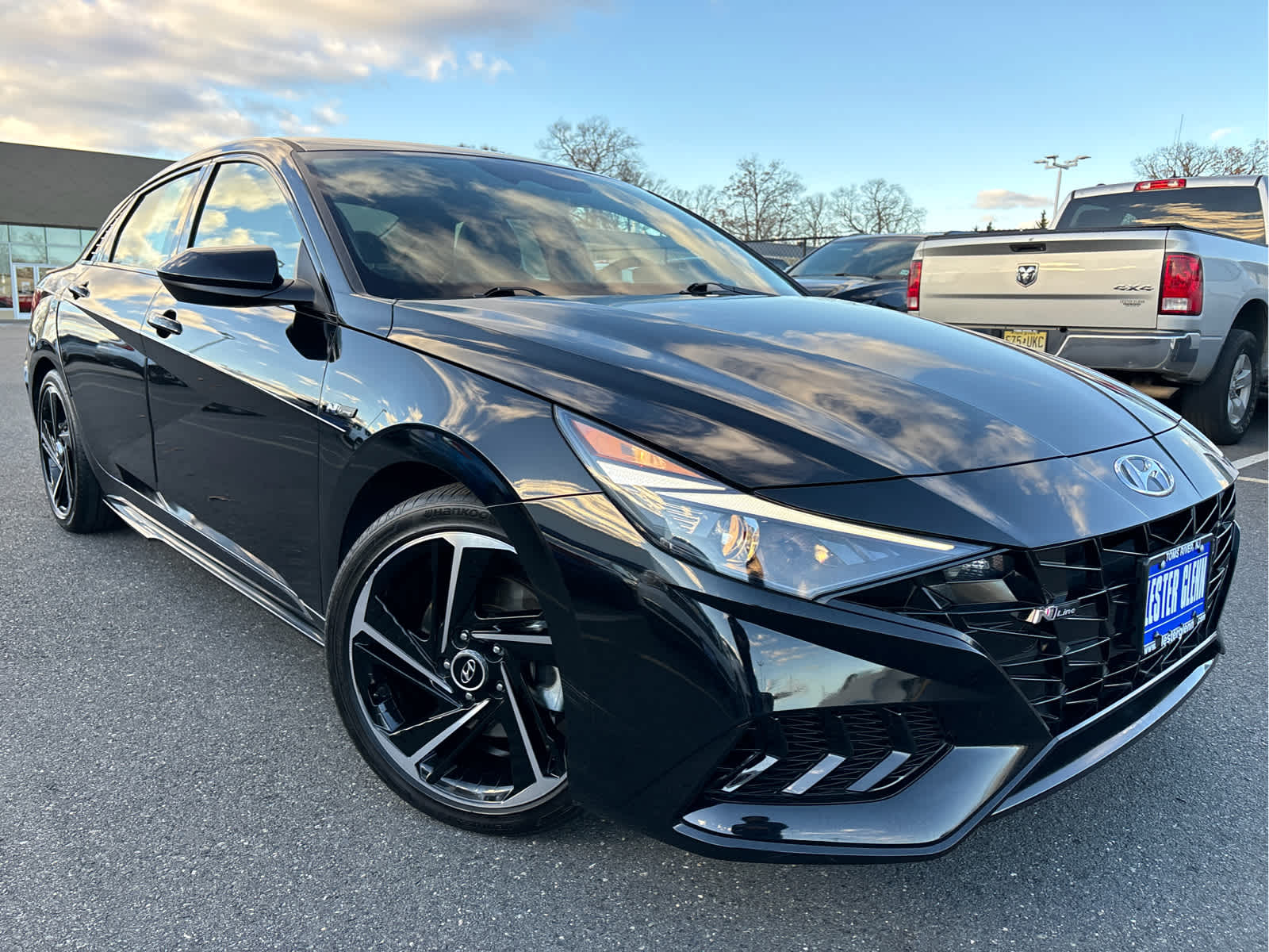 2023 Hyundai Elantra N Line photo 2