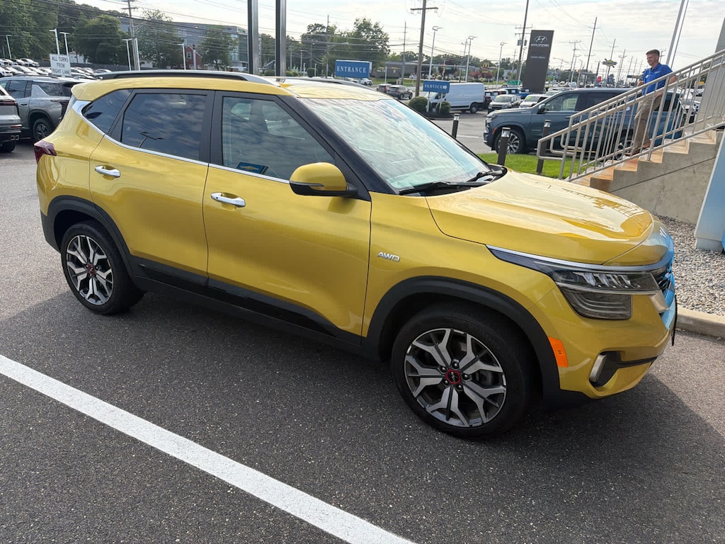 Used 2023 Kia Seltos SX SUV