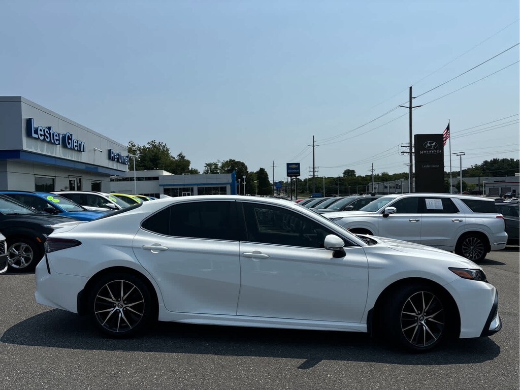 Used 2022 Toyota Camry SE Sedan