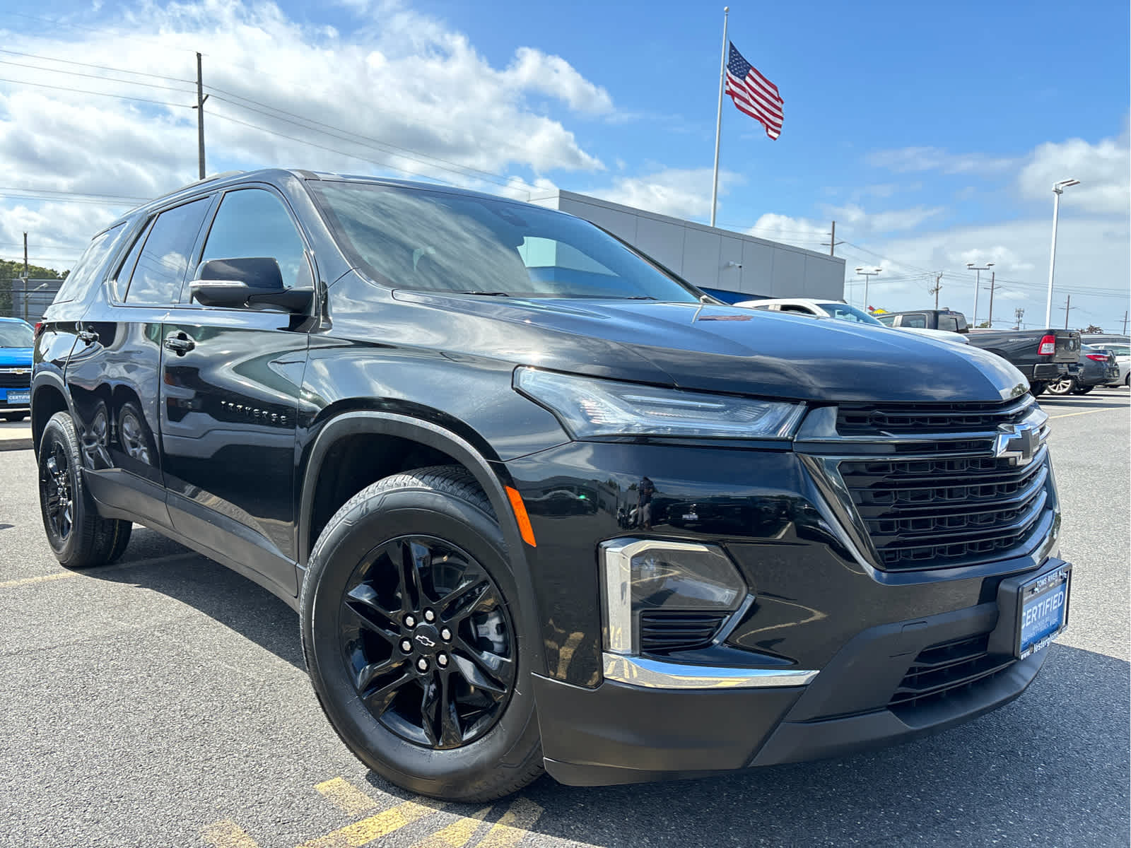 2023 Chevrolet Traverse Cloth 1LT photo 2