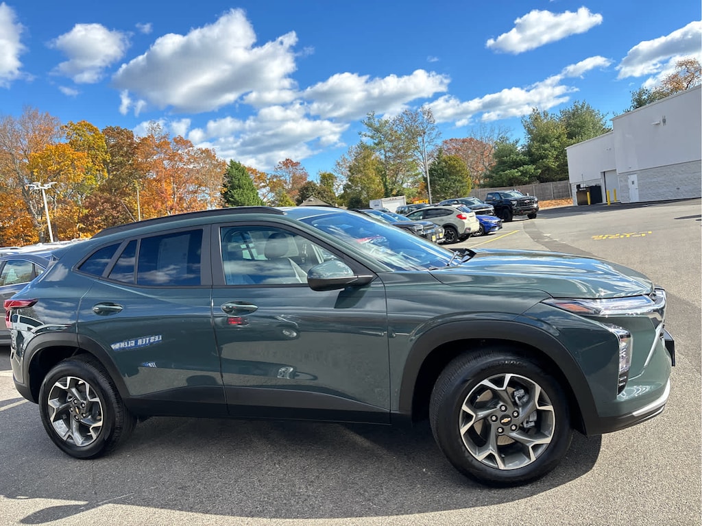Certified 2025 Chevrolet Trax LT SUV