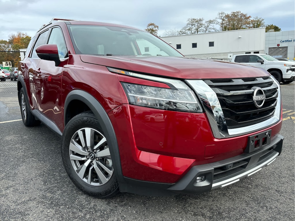Used 2022 Nissan Pathfinder SL SUV