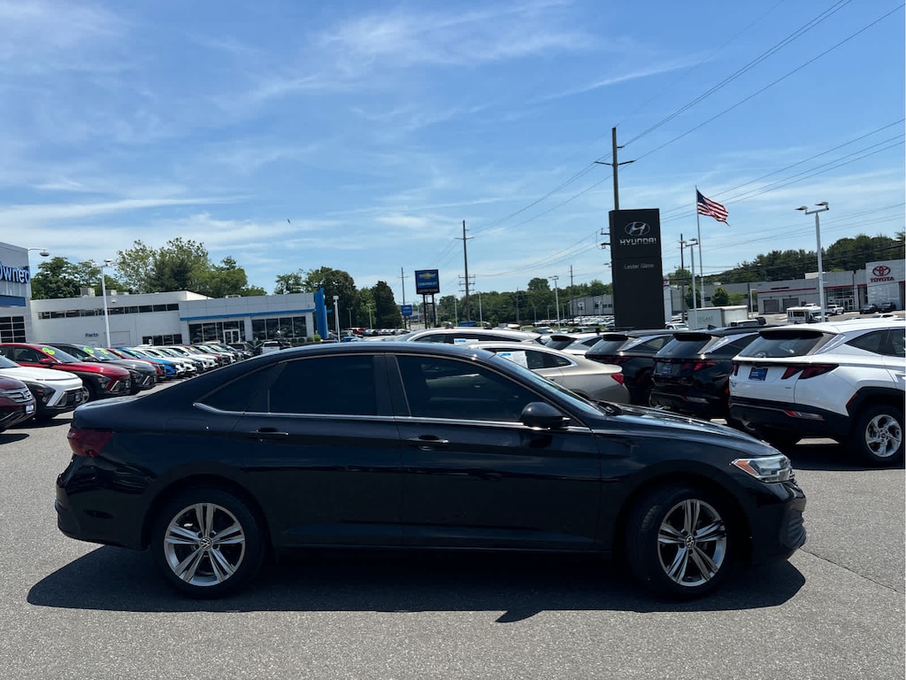 Used 2022 Volkswagen Jetta 1.5T SE Sedan