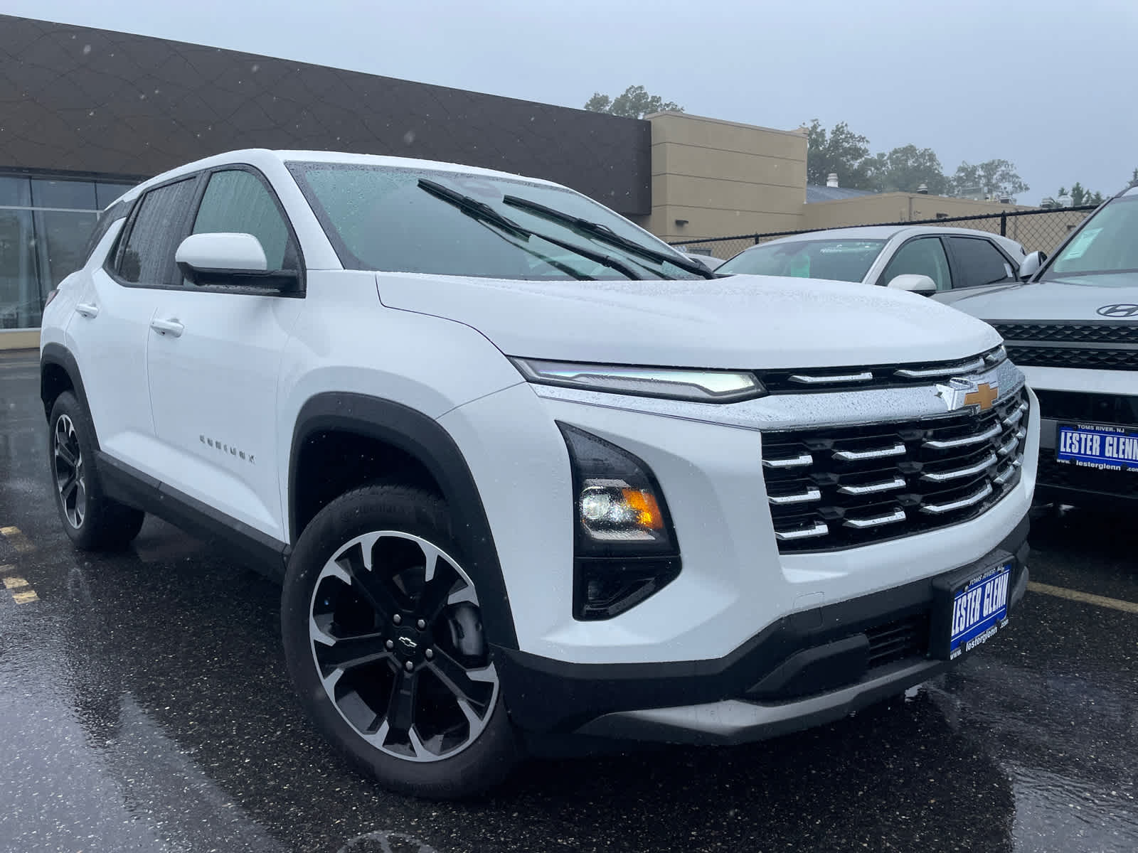 2026 Chevrolet Equinox LT photo 2