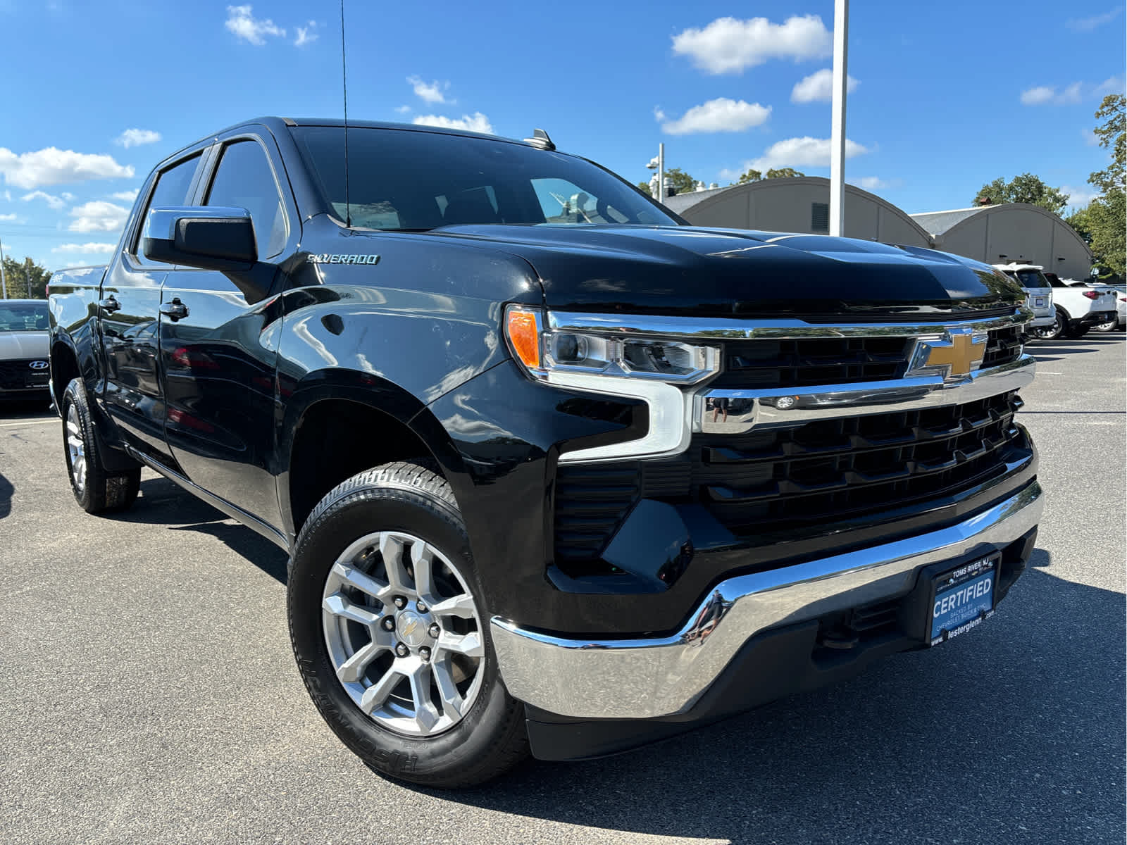 2023 Chevrolet Silverado 1500 LT photo 2