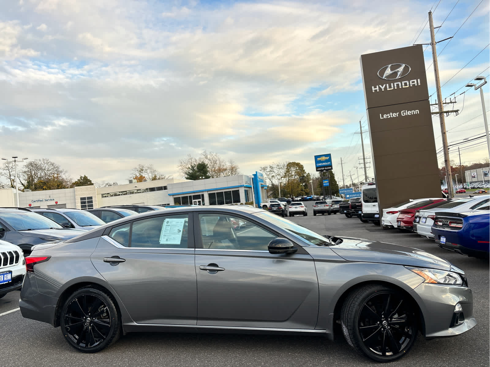 2022 Nissan Altima 2.5 SR photo 2