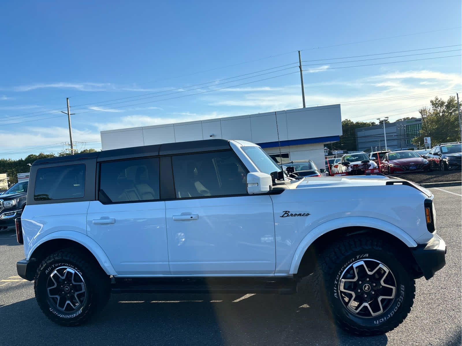 2024 Ford Bronco Outer Banks photo 3