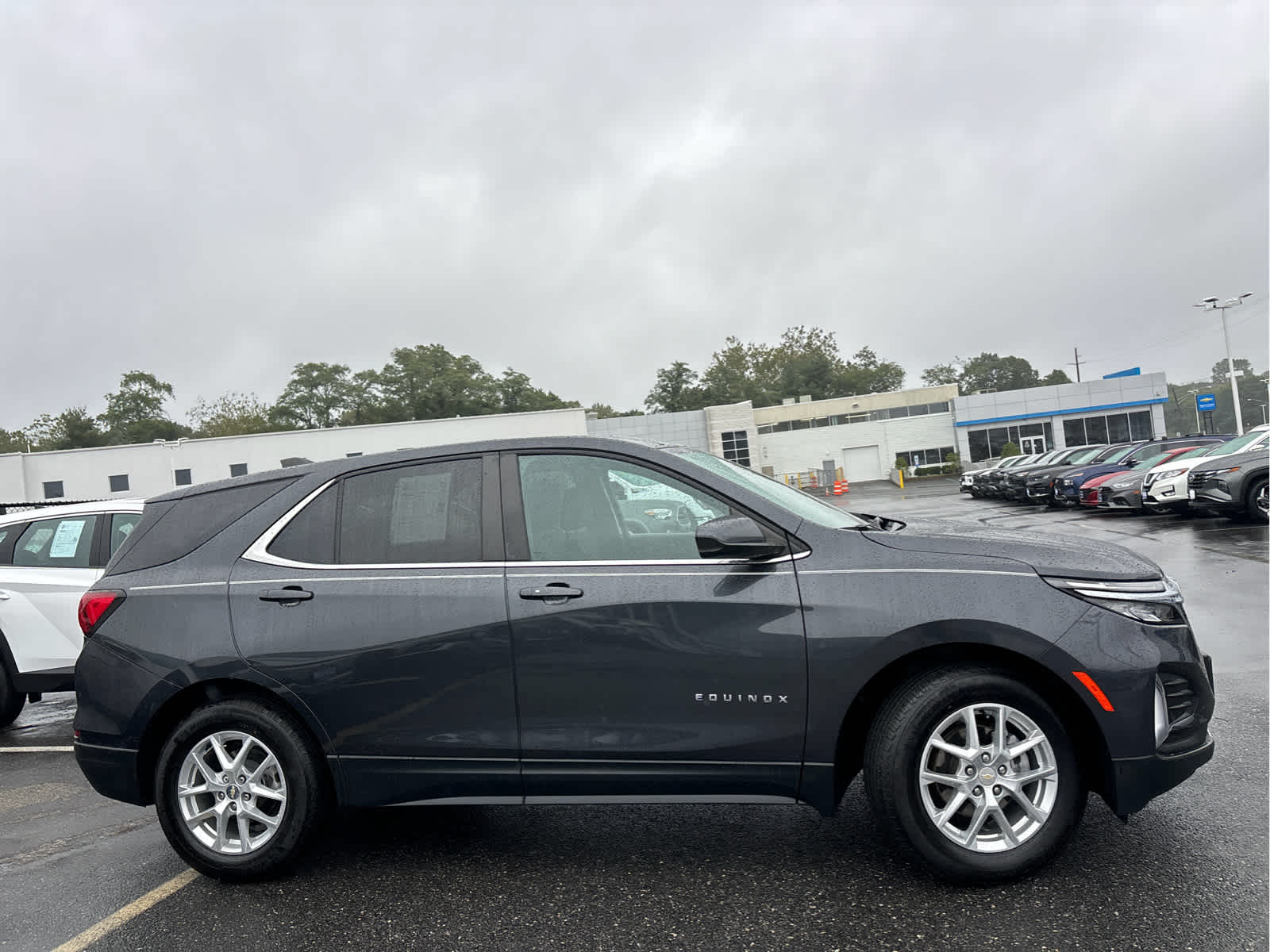 2022 Chevrolet Equinox LT photo 3