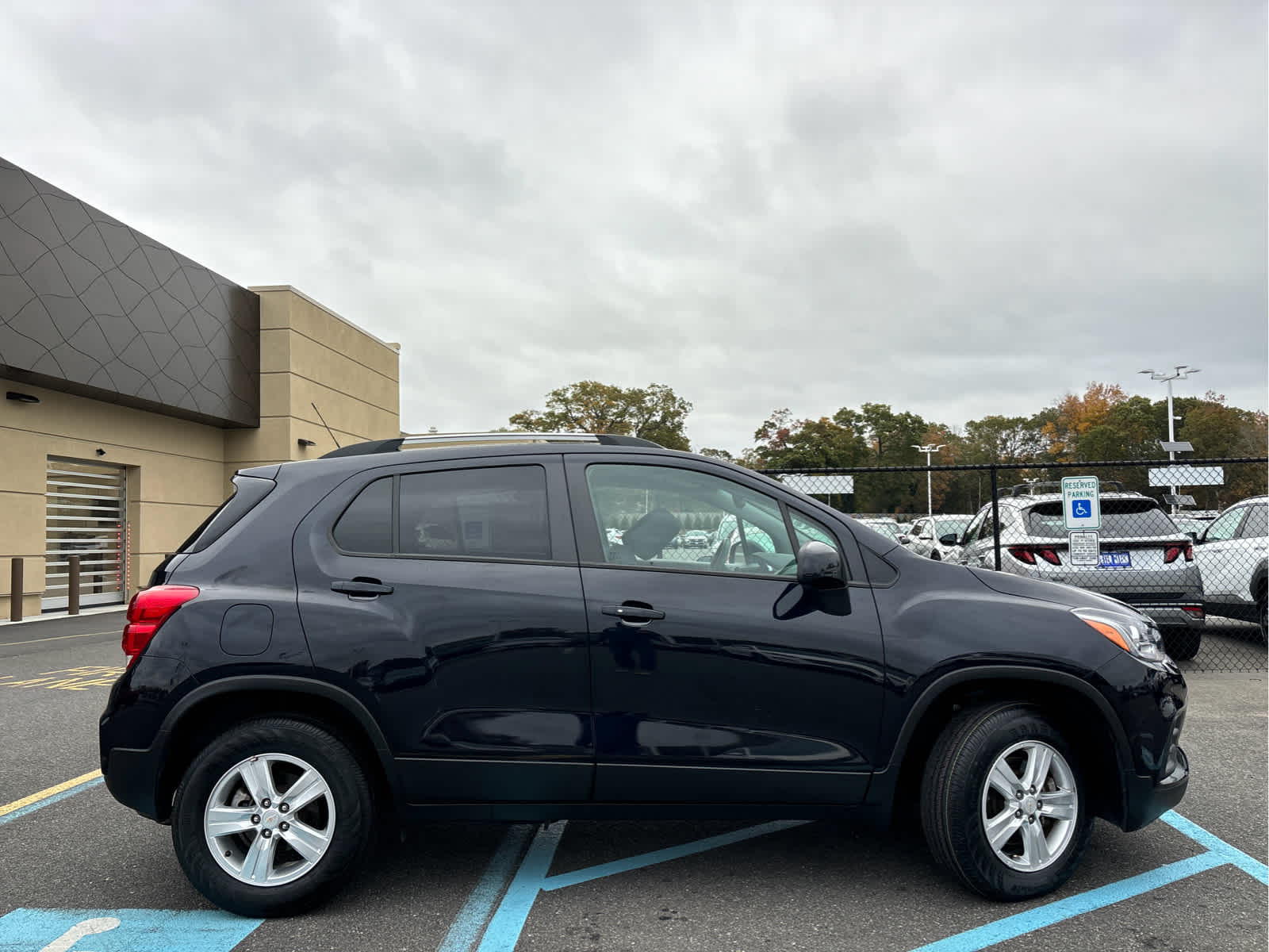 2022 Chevrolet Trax LT photo 3