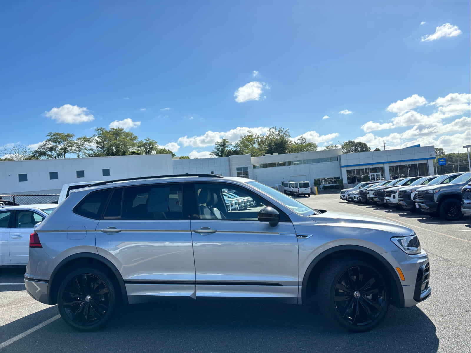 2021 Volkswagen Tiguan SE R-Line Black photo 3