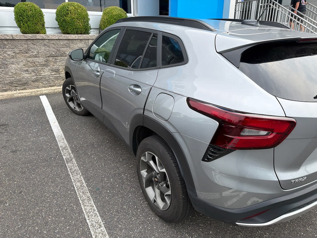 Certified 2025 Chevrolet Trax LT SUV