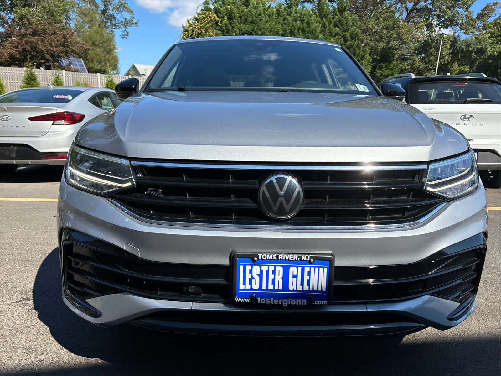 2022 Volkswagen Tiguan SE R-Line Black photo 2
