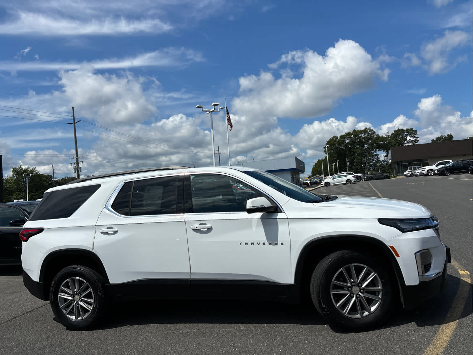 2023 Chevrolet Traverse Cloth 1LT photo 3