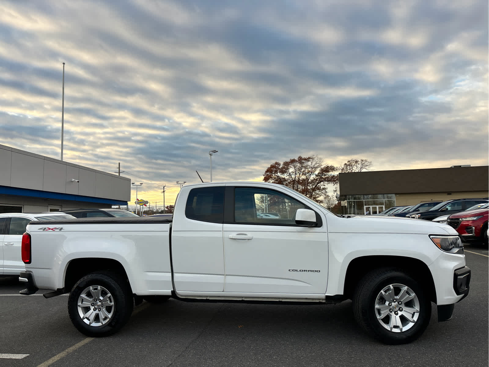 2022 Chevrolet Colorado LT photo 3