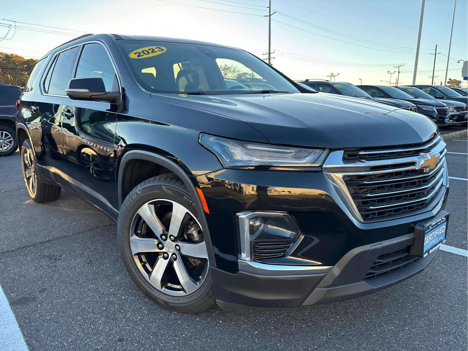 2023 Chevrolet Traverse Leather photo 2