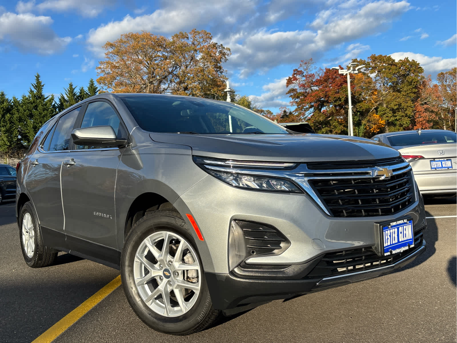 2023 Chevrolet Equinox LT photo 2