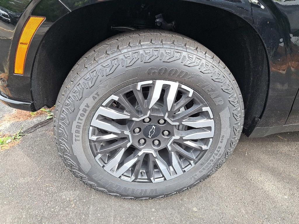 New 2026 Chevrolet Suburban Z71 SUV