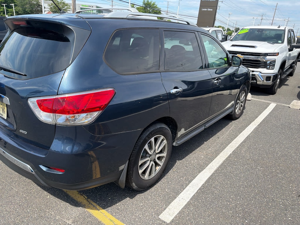 Used 2015 Nissan Pathfinder S SUV
