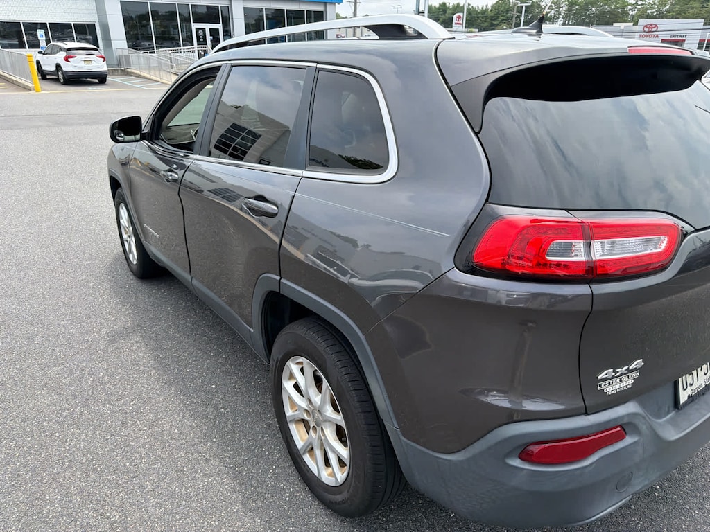 Used 2016 Jeep Cherokee Latitude 4x4 SUV