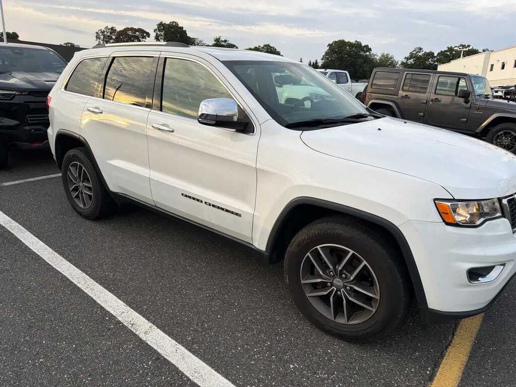 Used 2018 Jeep Grand Cherokee Limited 4x4 SUV