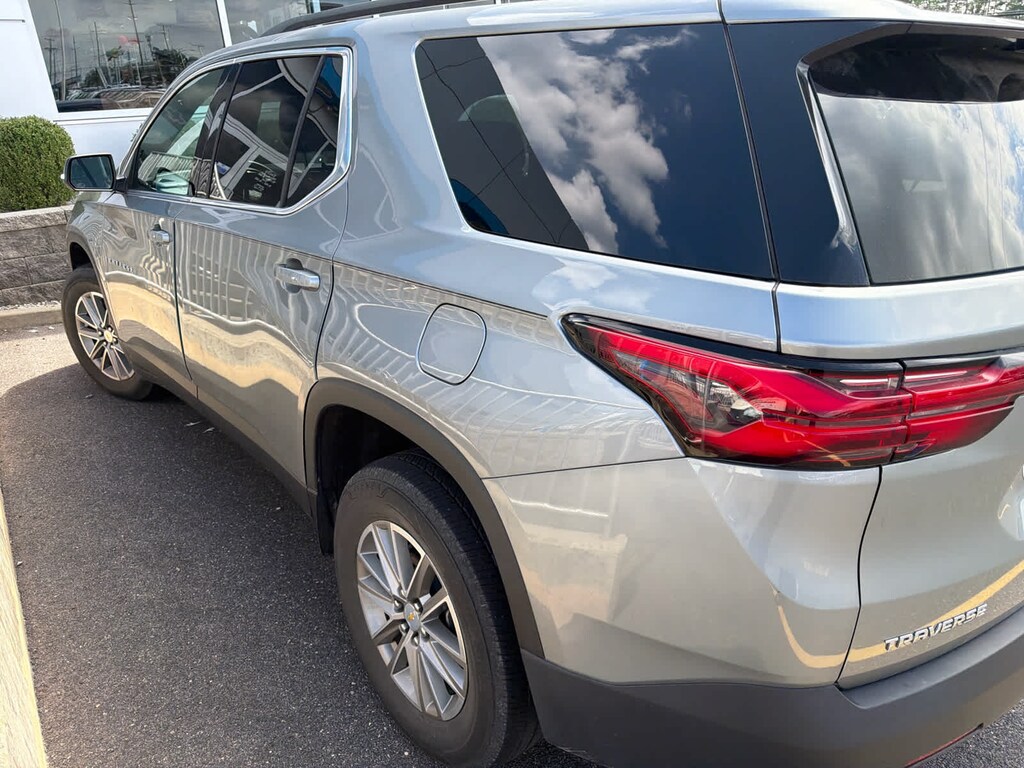 Certified 2023 Chevrolet Traverse LT Cloth w/1LT SUV