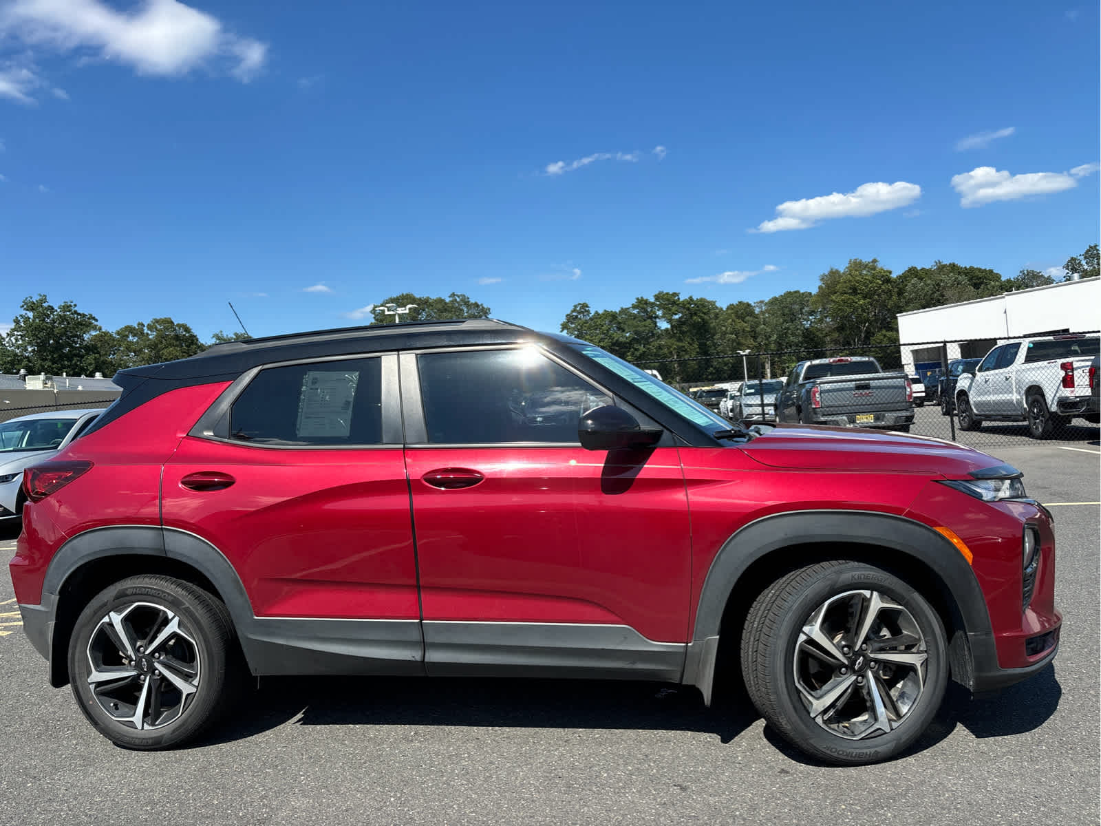 2021 Chevrolet Trailblazer RS photo 2