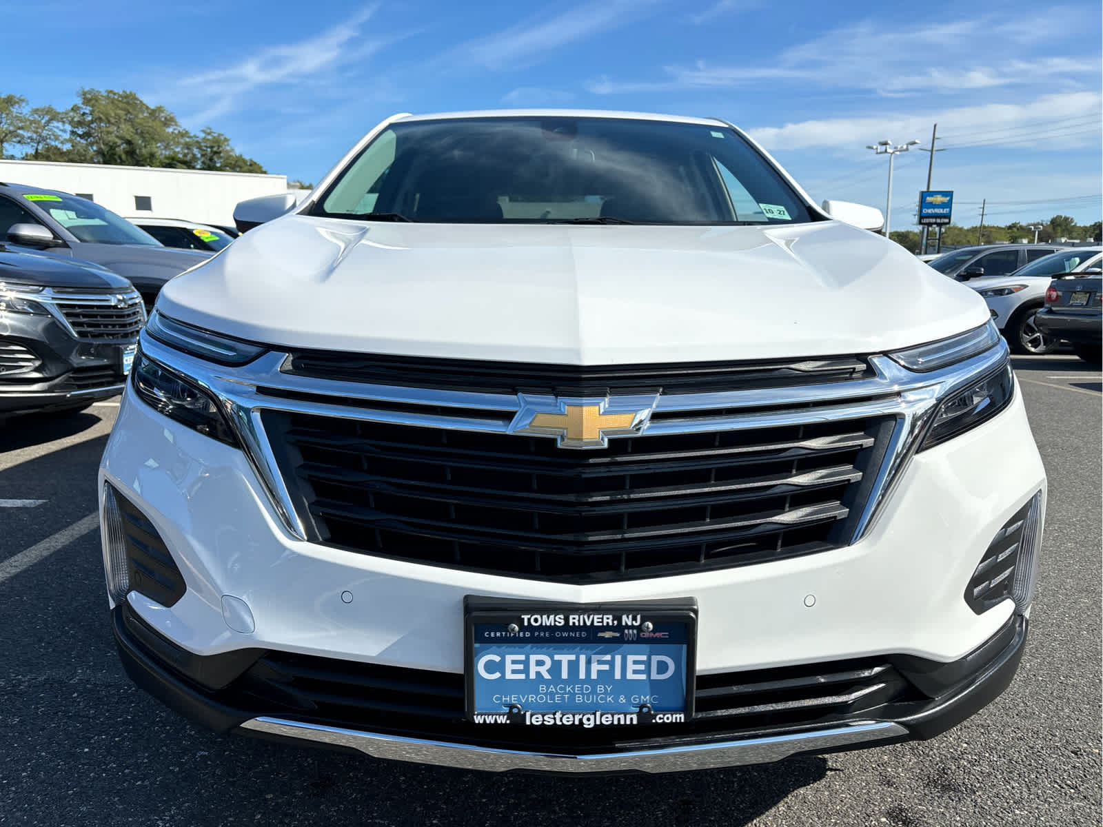 2022 Chevrolet Equinox LT photo 2